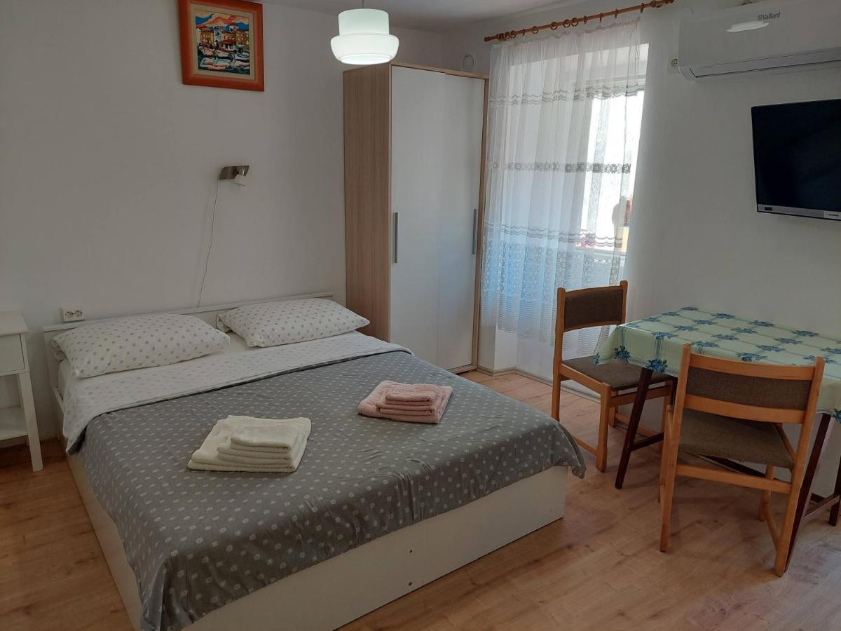 Rooms Mario Cres Exterior photo